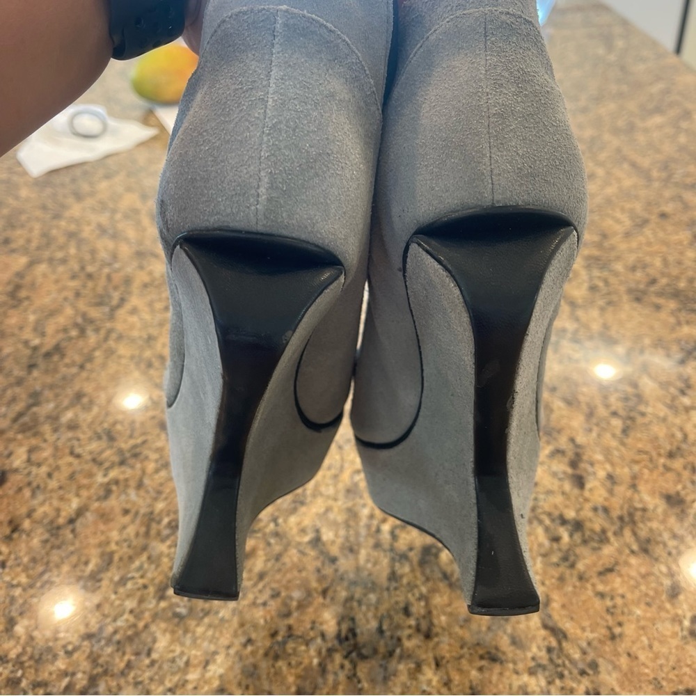 Senso diffusion grey suede heeless illusion wedge heel ankle bootie - Picture 3 of 11